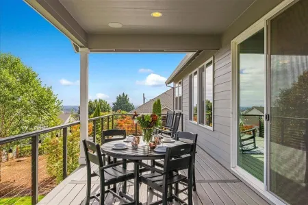 Brier Maison, The Perfect Home to Gather in the Dundee Foothills