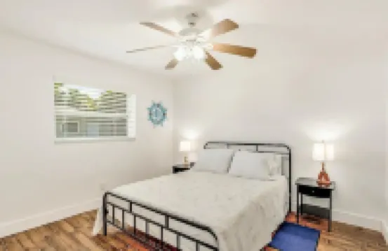 Quiet Naples Home: Walking Distance to Downtown. Pet Friendly!
