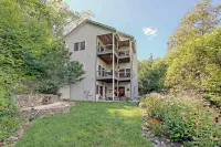 Beautiful lodge, 4 king bedrooms, all with private baths! 5 decks to enjoy. - 4-Star
