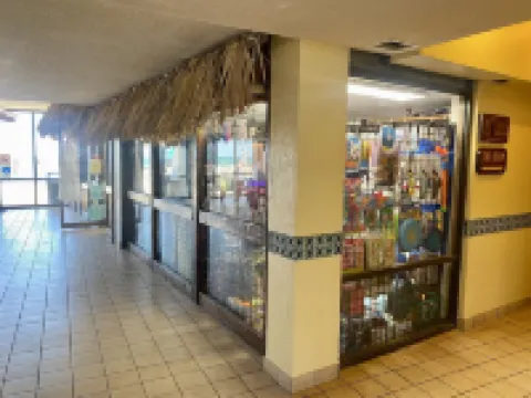 Oceanfront1st floor Hawaiian Inn - Pools Open