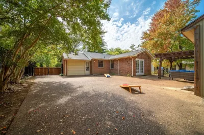 Cozy 3BR w/ Backyard Oasis, ~12 min to Broadway! Hotels near Kroger