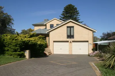 Spoil yourself! Gateway- McLaren Vale wineries, Moana Beach & Onkaparinga Gorge! The d'Arenberg Cube 주변 호텔