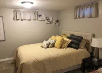 Mystic Manor Monroe 4 Bed Farm House- 10 min walk to Hot springs