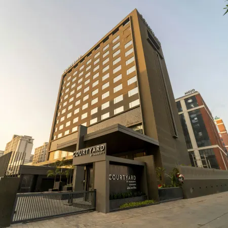 Courtyard Vadodara Отели в г. Вадодара