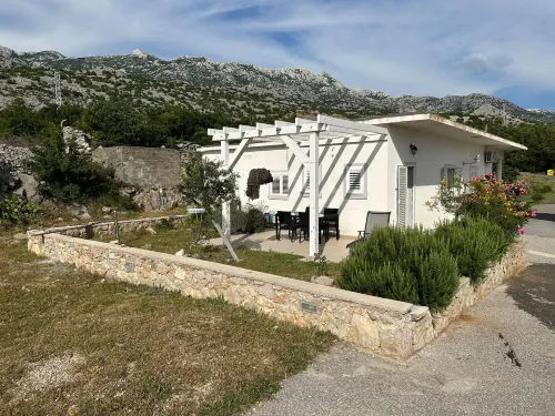 Charming Apartment in Lukovo Šugarje with Mountain Views - 2-Star