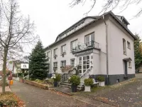 Thermen Hotel & Restaurant Bad Soden Hotel dekat Burg Kronberg