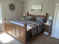 Cheerful 1 Bedroom House in the Middle of Town Hotels in Lynden