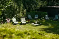 Small and very individual chalet with a special charm right on the lake... Hotels in Buckow