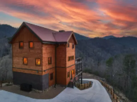 🌄Unforgettable Views!! Huge Luxury Lodge with Firepit!