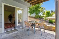 Stylish Two-Story Getaway on Keizer's Quiet Outskirts
