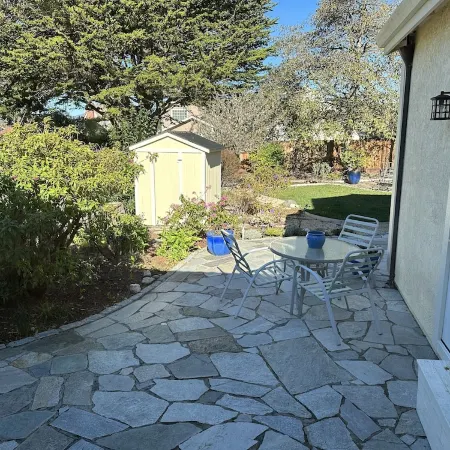 Coastal Comfort with Short Walk to Bluffs and Beach