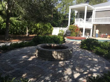 Beautiful Palm Island House! Walk2Beach. Pool, Spa, Kayaks, Bikes, Dock.Amazing!