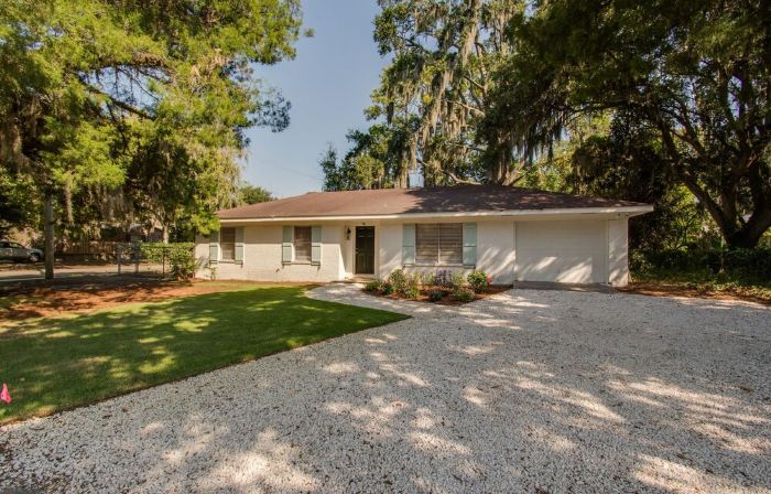 Ideal Location in Downtown Bluffton  ~Just Steps to the May River