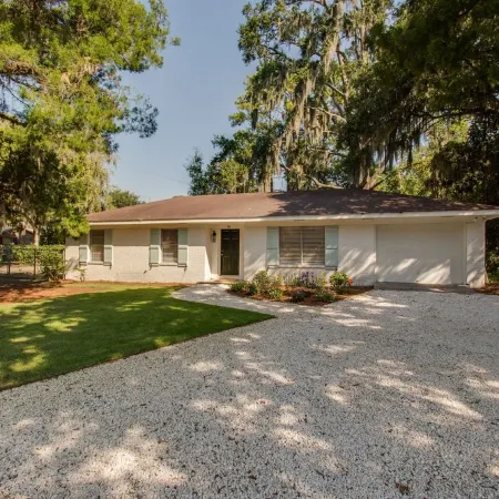 Ideal Location in Downtown Bluffton  ~Just Steps to the May River