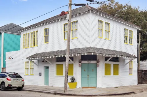 Fabulous Remodel of Historic Bakery with 4 Full Baths - ジャグジー