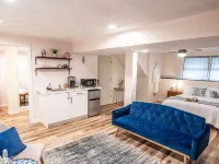 Private Studio with Kitchenette. Keyless Entry, Parking. Great for Extended Stay Hotels in Lysander