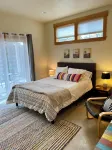Casa Roja - Mt Hood view townhome in the heart of White Salmon