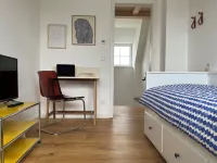 Dream thatched house with water view - 3 bedrooms - 10 min. walk to the beach Hotels in Dranske