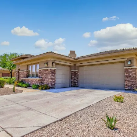 Beautiful 3 bedroom home in a private community in Estrella Mountain Ranch