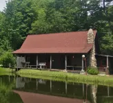 Cozy Mountain Cabin with pond one mile from the Blue Ridge Parkway