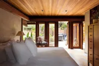 Architectural Masterpiece on Windansea Beach - Family and Pet Friendly!