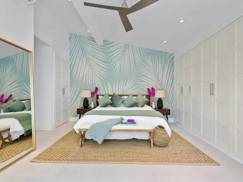 NEW! Vizcaya Salt Water Pool House w Spa   & Outdoor Kitchen