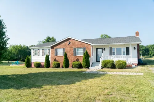 NEW! Farmhouse- Backyard of Shenandoah Nat'l Park