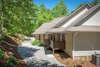 Lake James Retreat: Large Private Lakefront Home