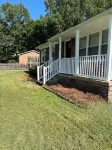 Charming 2-bedroom house with AC, WiFi in welcoming Elon