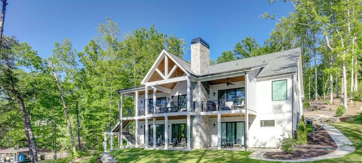 Brand New 6Br/6BA Luxury, 20Min to Clemson. Wooded Flat Lot/Firepit/Pool Table! Hotels in Oconee County