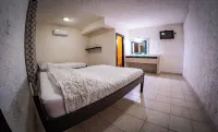 Las Palmas Hotel Hotels near Paraiso Baltazar Vazquez Park