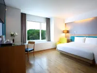 Hotel Santika Kelapa Gading Hotels near La Piazza