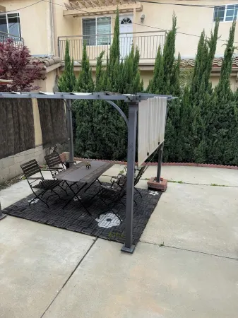 Stylish 2BR Home in LA close to, Universal Studios, Dodgers; AND Private Parking Отели рядом с достопримечательностью «Gallery Godo»