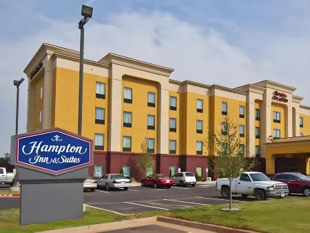 Hampton Inn & Suites Elk City