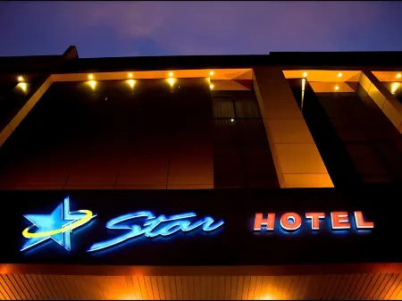 Star Hotel Отели в г. Benua Melayu Darat