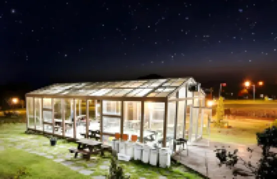 โรงแรมลูเมีย แอนด์ รีสอร์ต