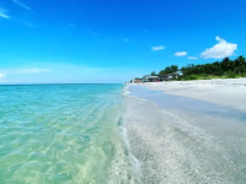 Island Getaway•Beach House•Water View•Dock•Pets•Little Gasparilla Island, WiFi Hotels in Placida