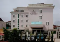 Excel Oriental Hotel & Suites Hotels near Aspamda Central Mosque