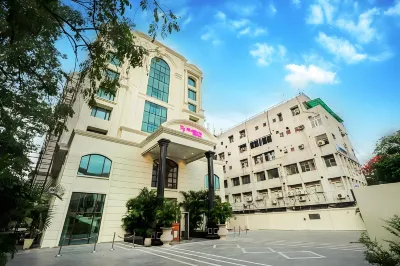 Regenta Central Lucknow by Royal Orchid Hotels Limited Hotel in zona Aeroporto internazionale Chaudhary Charan Singh