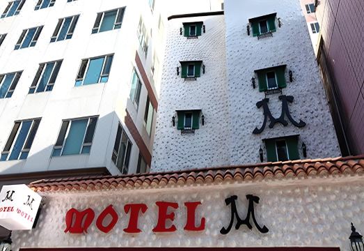 수원역 인근 호텔 전경