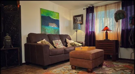 Charming bungalow with an Amazing view of Sequoia National Park in Three Rivers.