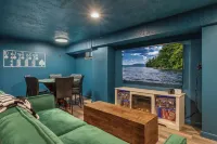 Charming 2-Bedroom Cottage with Game-Room and WiFi in Bolton Landing/Lake George