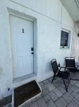 Cozy Studio with Microwave, Mini Fridge & Coffee Maker, Perfect for Short Stays!