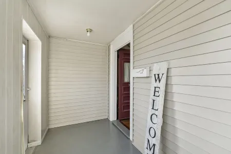 Luxurious 2 BD next to UMass sleep up to 8 with Gym Отели рядом с достопримечательностью «Lambda Chi Alpha»