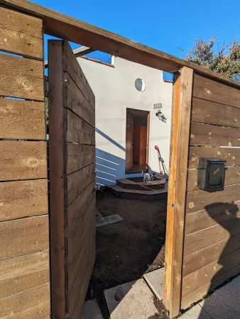 Brand new quiet and cozy tiny home in the Arroyo! Отели рядом с достопримечательностью «Boyer Cleaners»