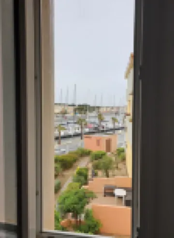 Apartment T3 in Guissan next to the Port 格呂桑酒店