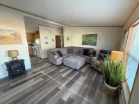 Well kept cozy home located right next to the Big Horn River and Yellowtail Dam