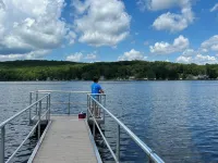 Charming updated 3-bedroom house in Lackawaxen with HOT TUB Hotels in Lackawaxen Township