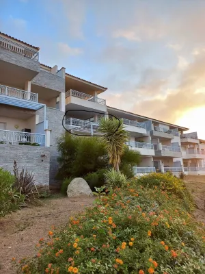 Appartement T3, Face à la Mer, à 5 mn en Voiture des Plages et du Centre-ville