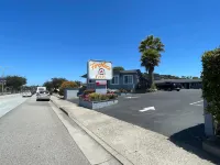The Monterey Fireplace Inn - Motels